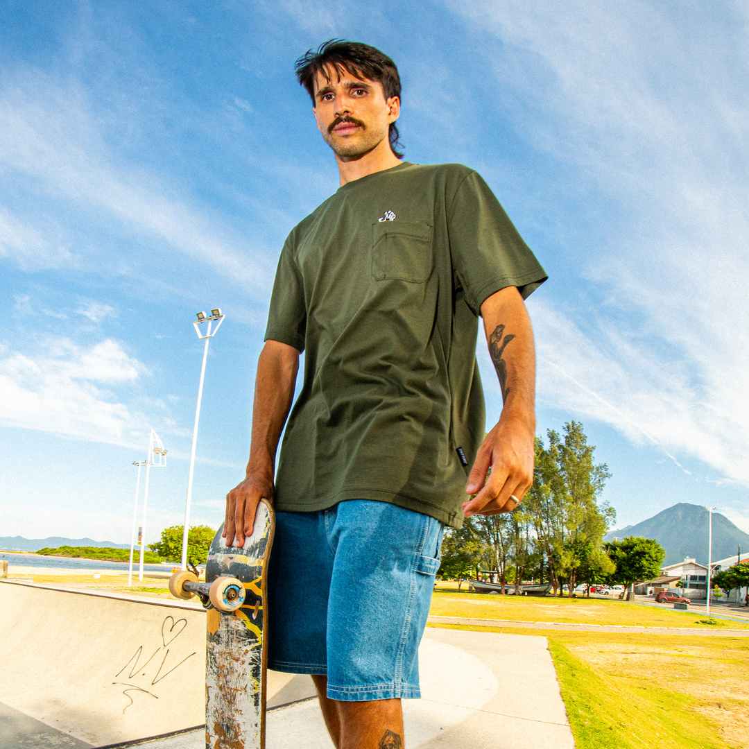 Camiseta Especial Screaming Utility Pocket Tee Santa Cruz
