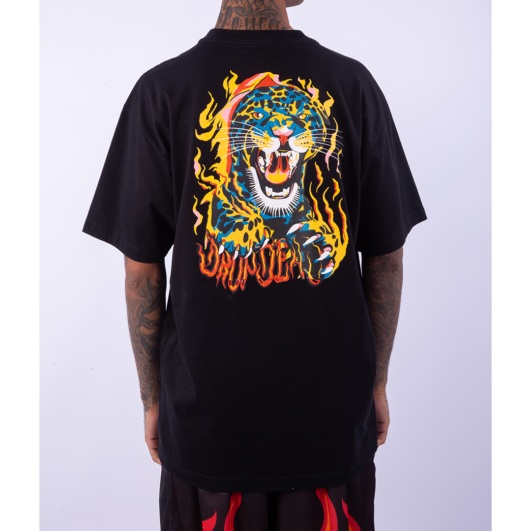Camiseta Manga Curta Especial Onça Drop Dead